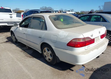 1999 Honda Accord Ex V6 z USA, uszkodzony, nr VIN 1HGCG1657XA049266